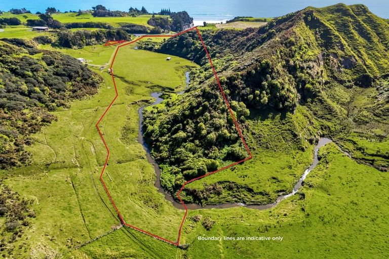 Photo of property in 4020 Mokau Road, Tongaporutu, Urenui, 4376