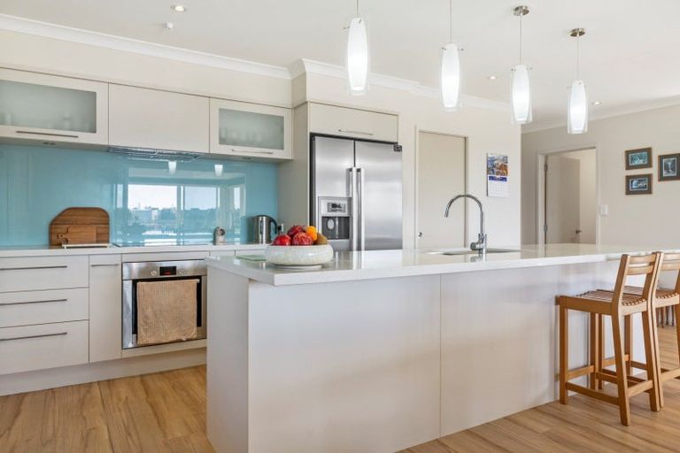 Photo of property in 143 Oriental Parade, Papamoa Beach, Papamoa, 3118