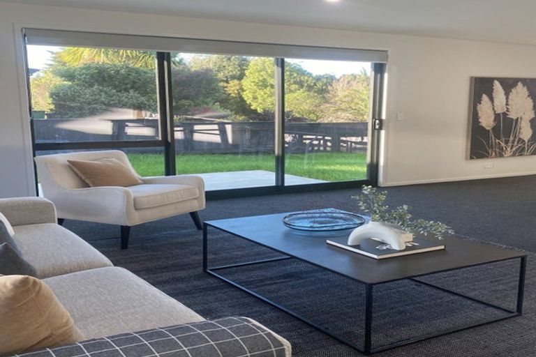 Photo of property in 38 Metoriti Crescent, Karaka, 2124