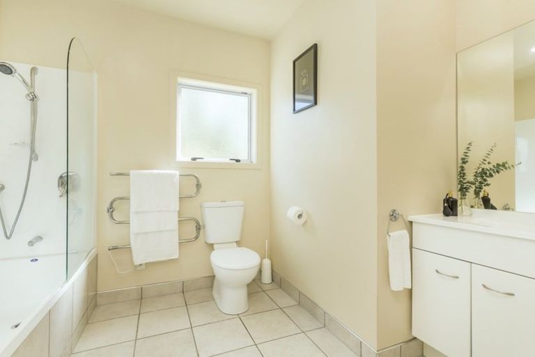 Photo of property in 2/143 Cockayne Road, Khandallah, Wellington, 6035