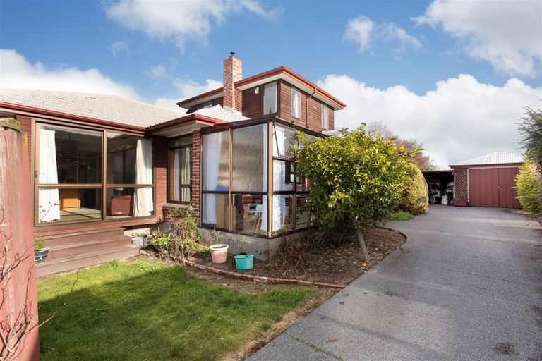 Photo of property in 15 Sevenoaks Drive, Bryndwr, Christchurch, 8053