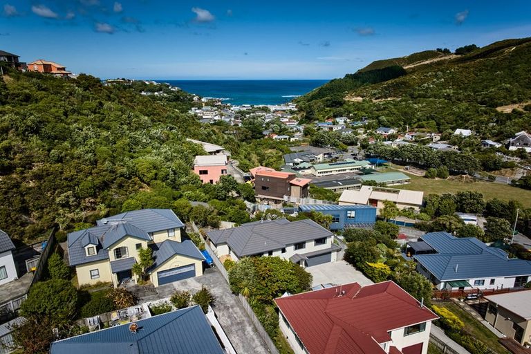 Photo of property in 22 Domanski Crescent, Owhiro Bay, Wellington, 6023