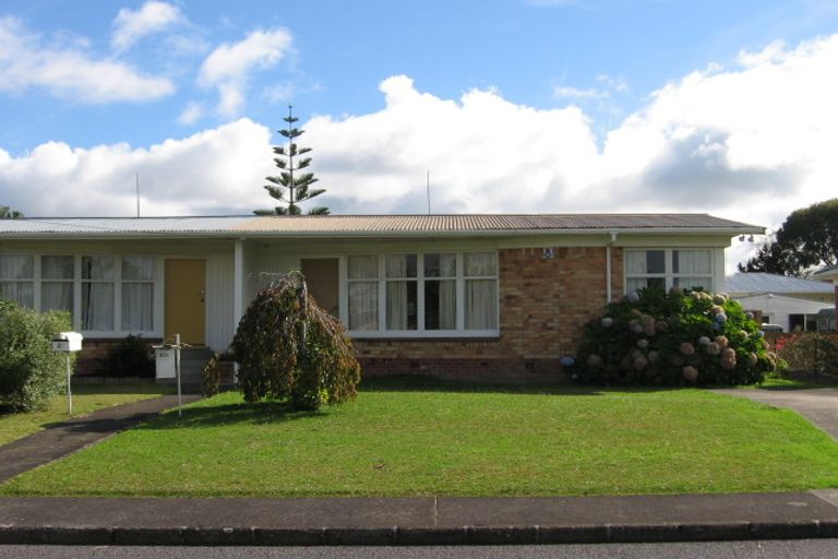 Photo of property in 1/20 Graham Avenue, Te Atatu Peninsula, Auckland, 0610