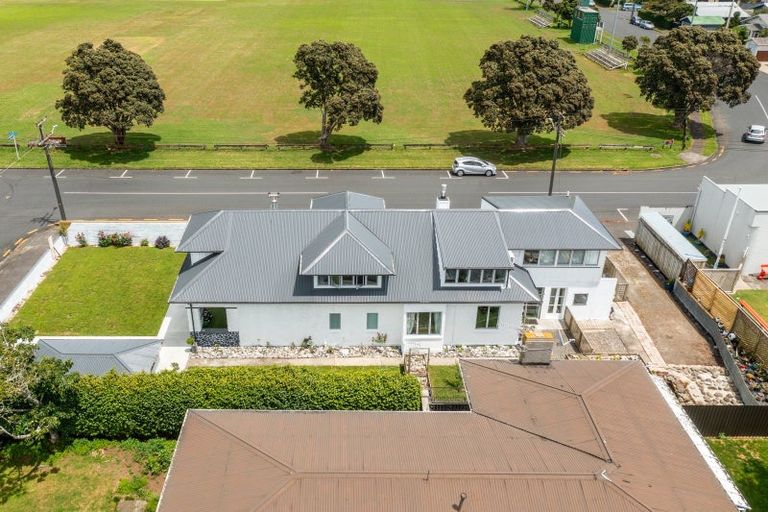 Photo of property in 82 Barrett Street, Westown, New Plymouth, 4310