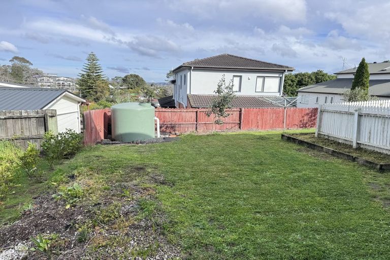 Photo of property in 286 East Coast Road, Forrest Hill, Auckland, 0620