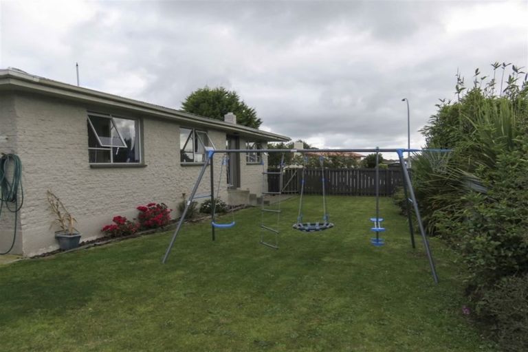 Photo of property in 12 Burns Street, Kew, Invercargill, 9812