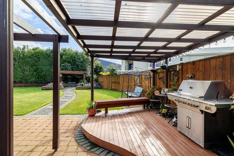 Photo of property in 62 Royal Oak Drive, Kelvin Grove, Palmerston North, 4414