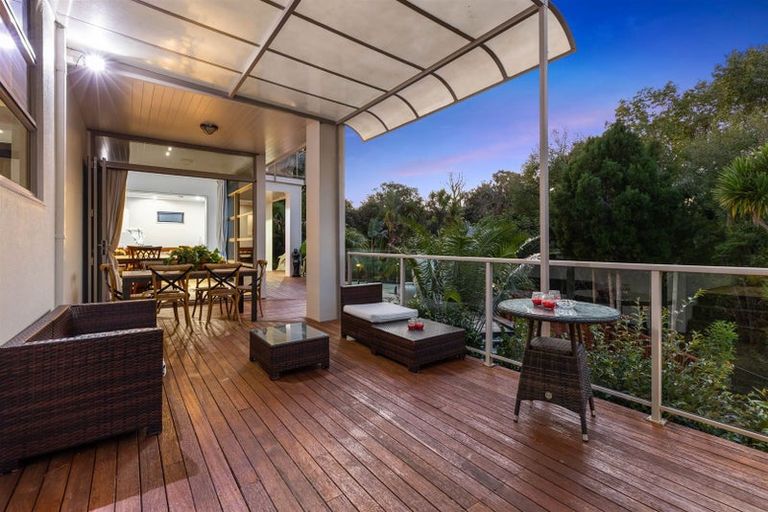 Photo of property in 5 Oakford Park Crescent, Greenhithe, Auckland, 0632