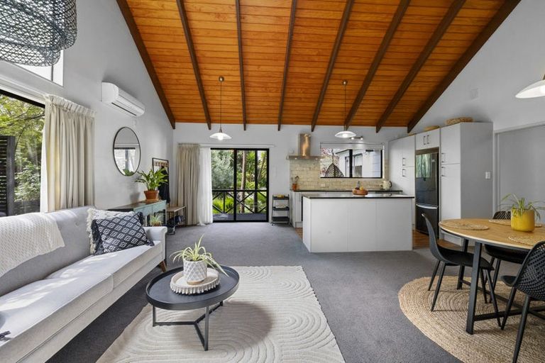 Photo of property in 19 Thames Street, Welbourn, New Plymouth, 4310