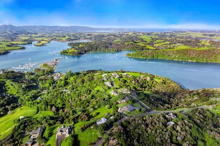 Photo of property in 84 Brick Bay Drive, Sandspit, Warkworth, 0982