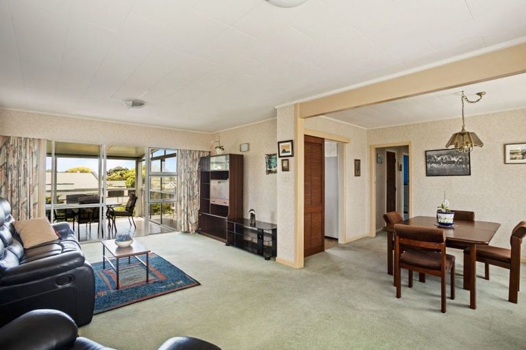 Photo of property in 13 Julian Place, Westown, New Plymouth, 4310