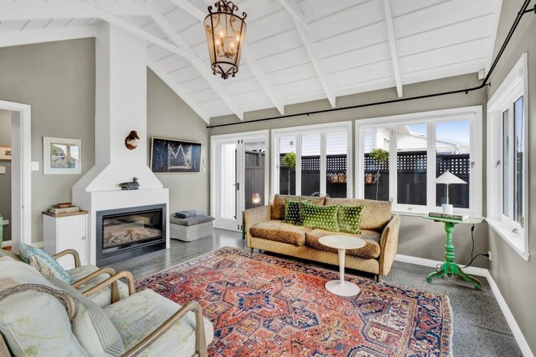 Photo of property in 89 Pendarves Street, New Plymouth, 4310