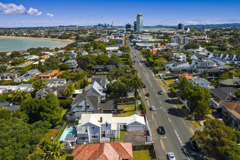 Photo of property in 209 Hurstmere Road, Takapuna, Auckland, 0622