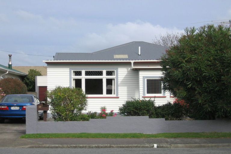 Photo of property in 19 Ropata Crescent, Boulcott, Lower Hutt, 5010