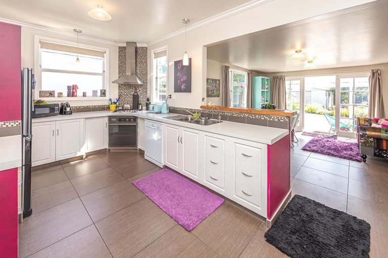 Photo of property in 72 Niblett Street, Whanganui, 4500