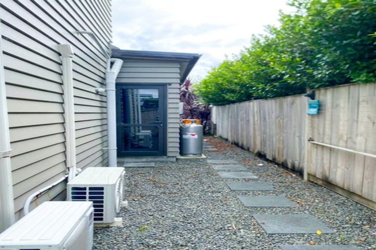 Photo of property in 50 Craigs Way, Hobsonville, Auckland, 0616