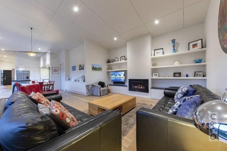 Photo of property in 28 Pohutukawa Parade, Riverhead, 0820