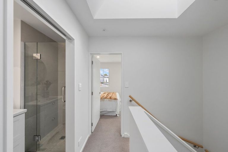 Photo of property in 4/30 Hargest Crescent, Sydenham, Christchurch, 8023