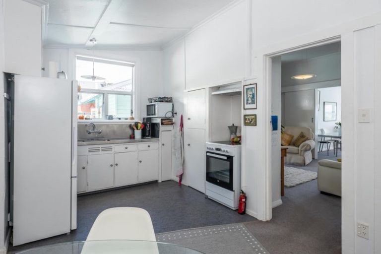 Photo of property in 190 The Esplanade, Island Bay, Wellington, 6023