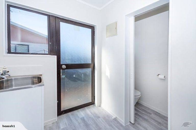 Photo of property in 2/83 Redcrest Avenue, Red Hill, Papakura, 2110