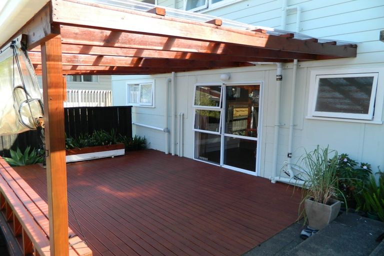 Photo of property in 73 Chartwell Avenue, Glenfield, Auckland, 0629