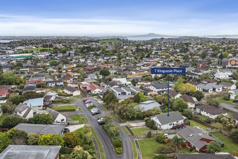 Photo of property in 7 Kingussie Place, Highland Park, Auckland, 2010