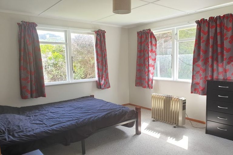 Photo of property in 16 Mawhare Street, Titahi Bay, Porirua, 5022