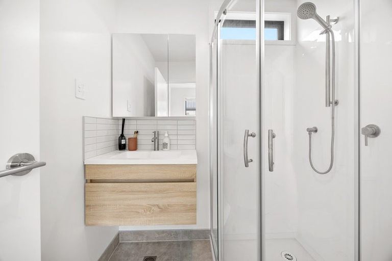 Photo of property in 30e Flaxdale Street, Birkdale, Auckland, 0626