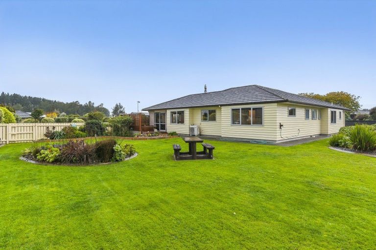 Photo of property in 51 Garth Road, Levin, 5571