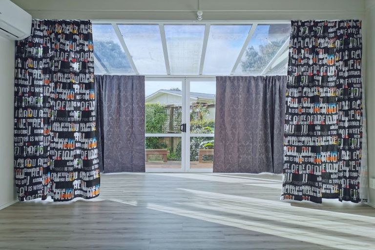 Photo of property in 2/39 Rathgar Road, Henderson, Auckland, 0610