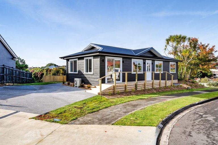 Photo of property in 20a Maple Crescent, Whalers Gate, New Plymouth, 4310