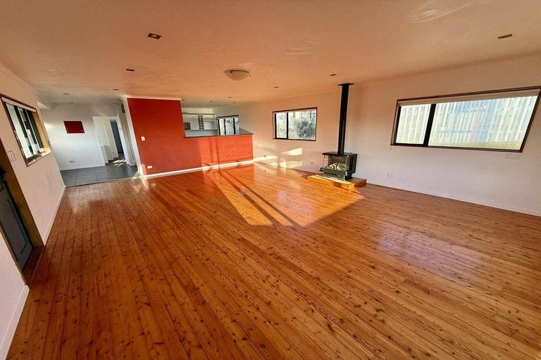 Photo of property in 169 Vipond Road, Stanmore Bay, Whangaparaoa, 0932