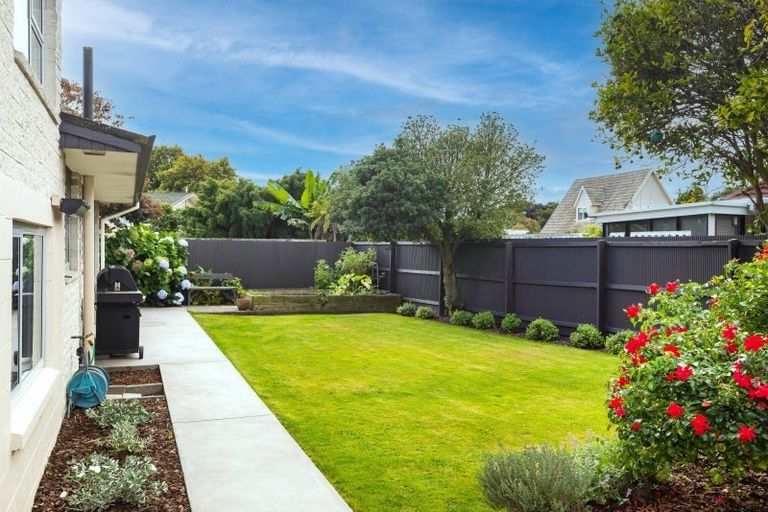 Photo of property in 5 Beaumaris Place, Sockburn, Christchurch, 8042