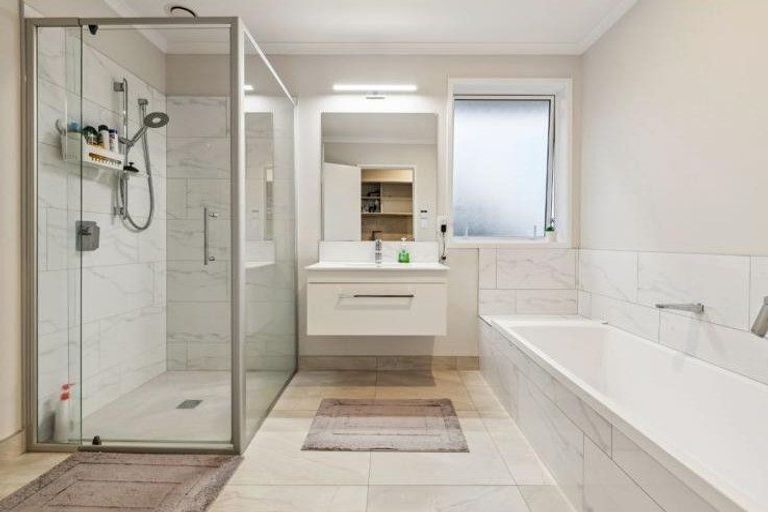 Photo of property in 110 Lisle Farm Drive, Pukekohe, 2120