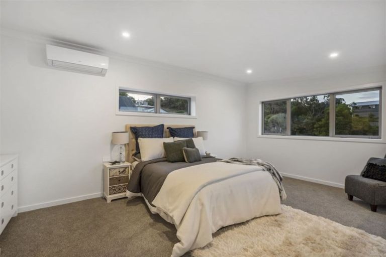 Photo of property in 9a Clematis Avenue, Murrays Bay, Auckland, 0630