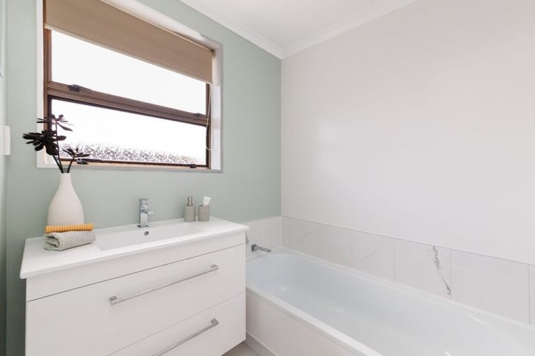 Photo of property in 9 Huhana Court, Hokowhitu, Palmerston North, 4410