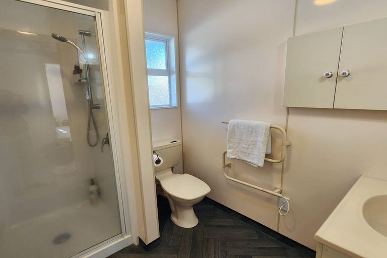 Photo of property in 22 Mcfarlane Street, Oakura, 4314