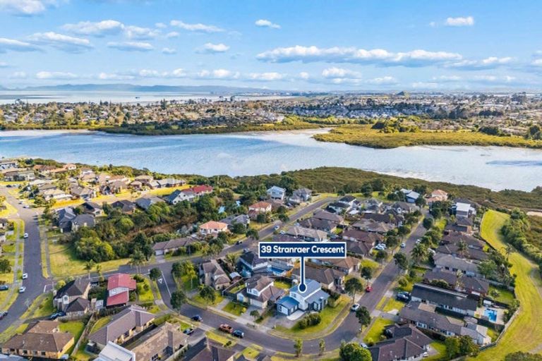 Photo of property in 39 Stranraer Crescent, Wattle Downs, Auckland, 2103