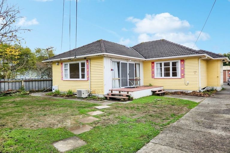 Photo of property in 135 Moohan Street, Wainuiomata, Lower Hutt, 5014