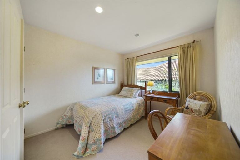 Photo of property in 1/20 Limerick Place, Dannemora, Auckland, 2016