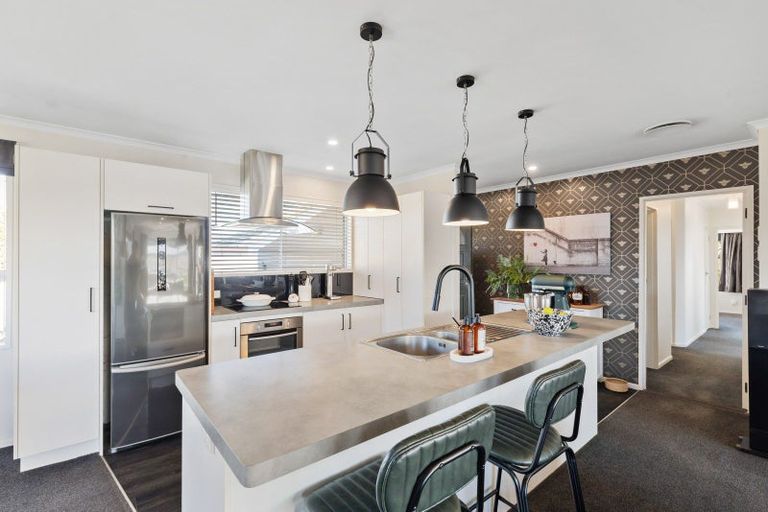 Photo of property in 16 Lockhart Avenue, Milson, Palmerston North, 4414