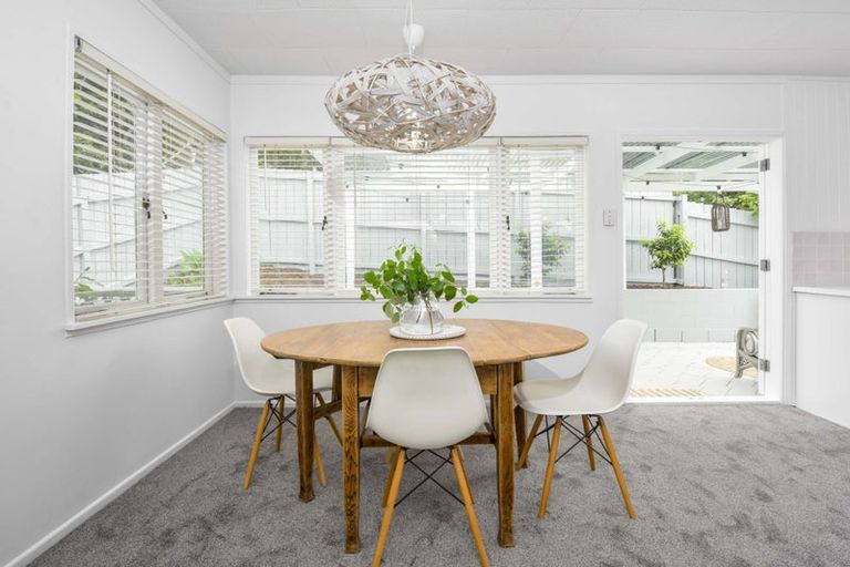 Photo of property in 103 Brian Crescent, Stanmore Bay, Whangaparaoa, 0932