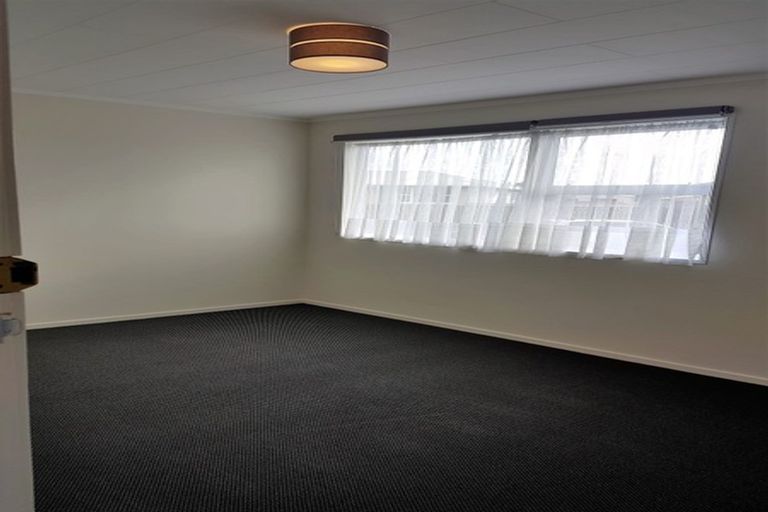 Photo of property in 12 Pamu Place, Waitara, 4320