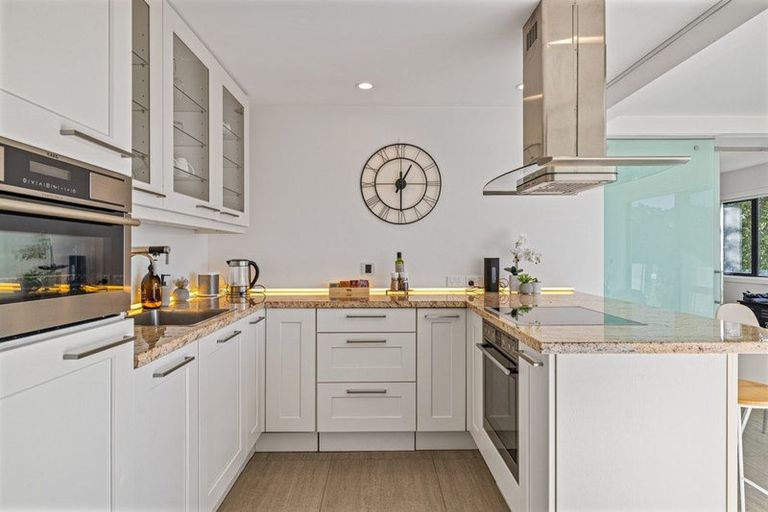 Photo of property in 21 Whareora Terrace, Cashmere, Christchurch, 8022