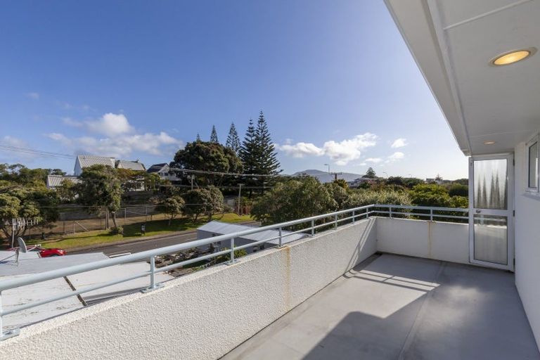 Photo of property in 6b Wharemauku Road, Raumati Beach, Paraparaumu, 5032