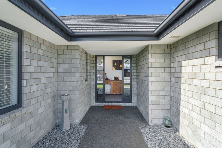 Photo of property in 8 Ladybridge Drive, Rolleston, 7615