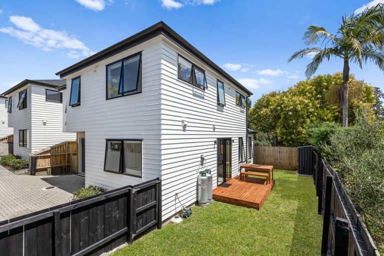 Photo of property in 27d Taipari Road, Te Atatu Peninsula, Auckland, 0610