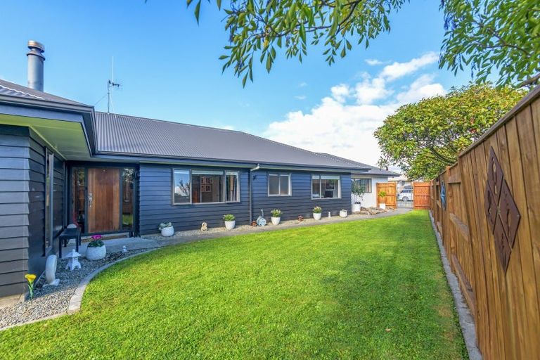 Photo of property in 9 Walnut Grove, Kelvin Grove, Palmerston North, 4414