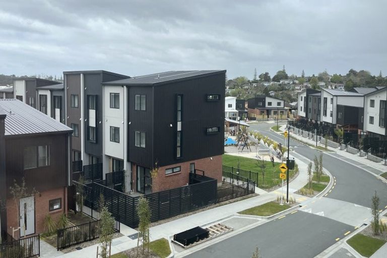 Photo of property in 5/60 Kelman Road, Kelston, Auckland, 0602