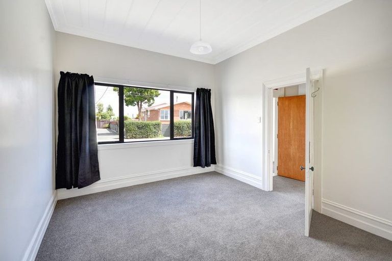 Photo of property in 4 Cross Street, Milton, 9220